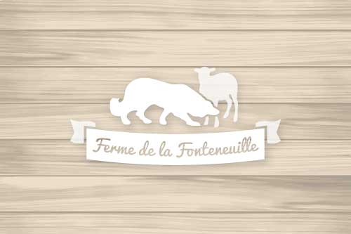 Logo Ferme de la Fonteneuille sur un fond de bois